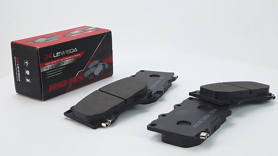 Original accessories 1NZ-FE engine brake pad D2252 04465-52180 for Toyota Yaris 2007-2014