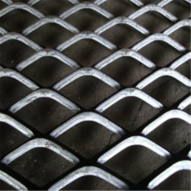 EXPANDED DIAMOND MESH FOR MACHINE PROTECTING NETTING AND ROAD FENCE