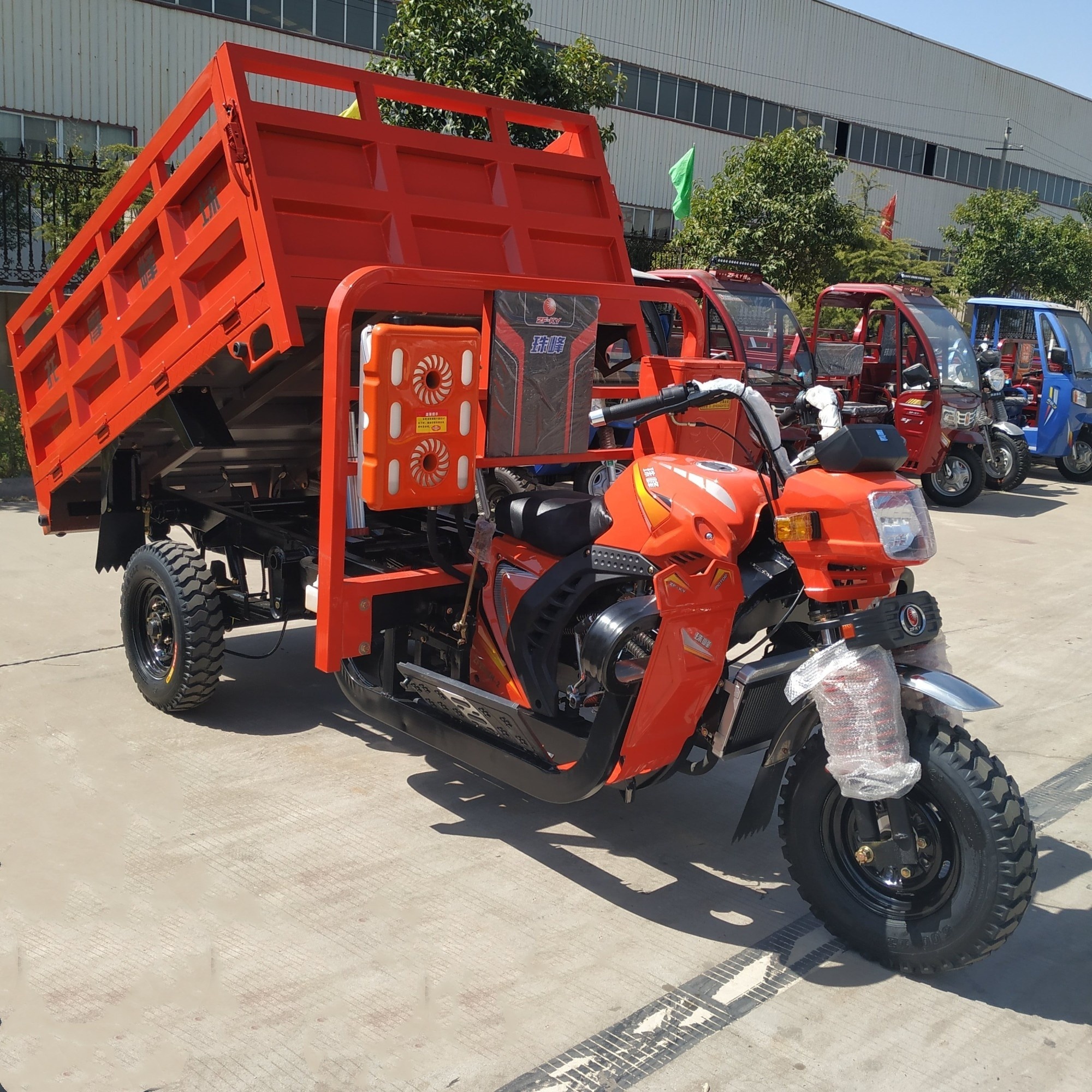 China High Quality Double Girder Tricycle With Wagon Self Unloading Rickshaw  Five Wheel petrol Cargo Tricycle Motorcycle