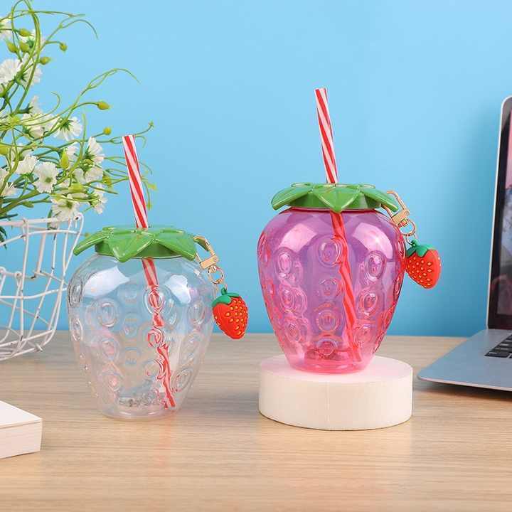 Plastic Mug Strawberry Bottle Plastic  Water bottle Fruit Drink Disposable Plastic Water Bottle With Straws Creative Led Light