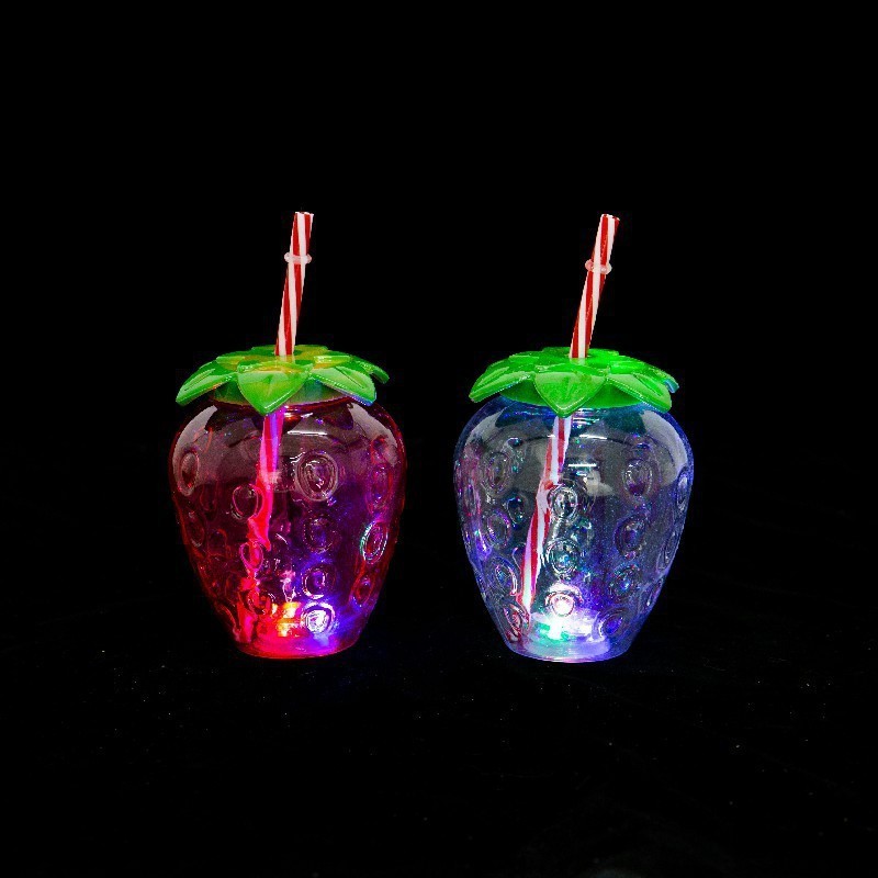 Plastic Mug Strawberry Bottle Plastic  Water bottle Fruit Drink Disposable Plastic Water Bottle With Straws Creative Led Light