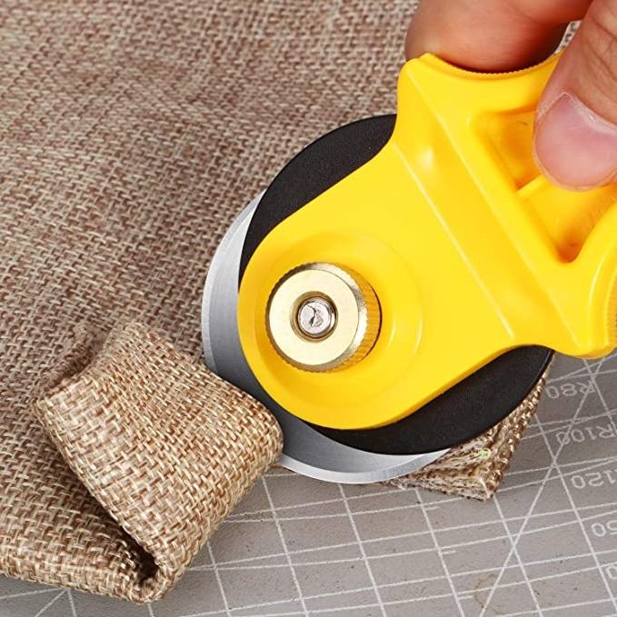 Plastic Cloth Leather Sewing Round 45MM Blade Rotary Cutter Rotatable Knife Fabric Cutting Knife For Quilting