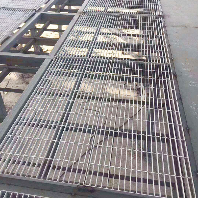 Customized park 30*4 mm hot dip galvanized steel grating special-shaped cut steel grating