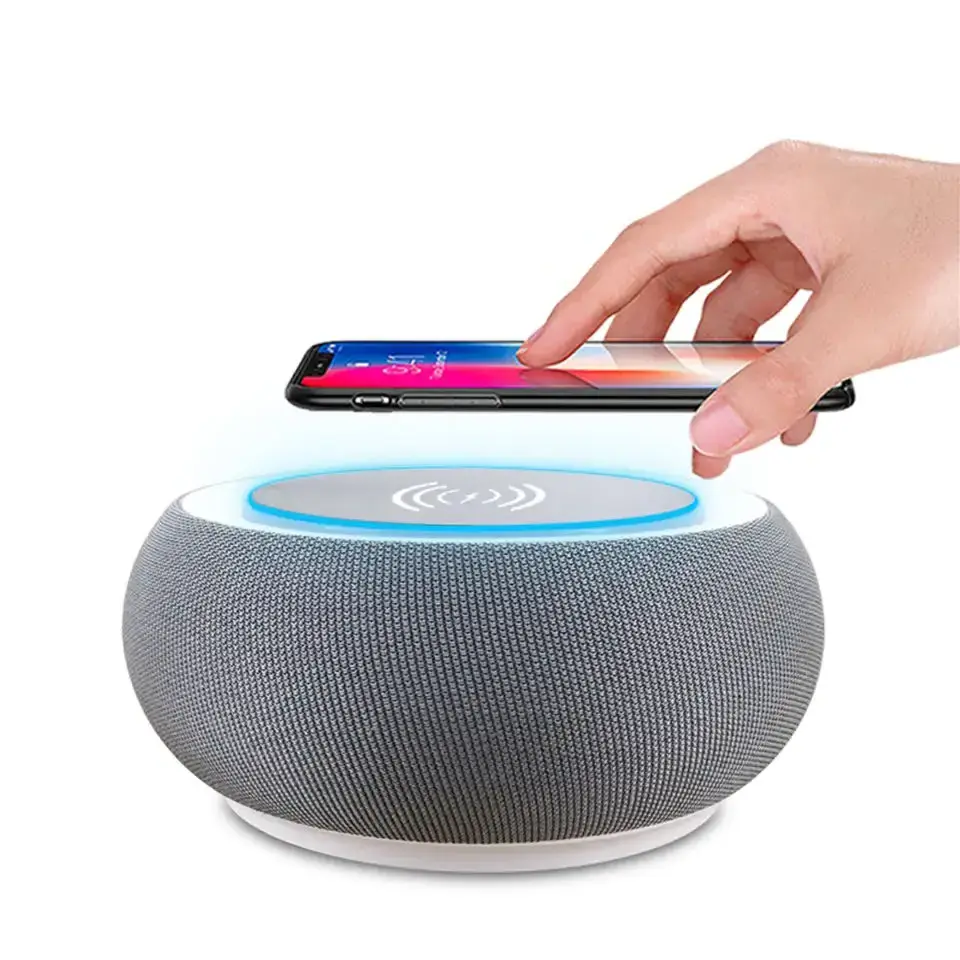 Factory Direct Wireless Charging Board Blue Tooth Speaker Electronic Gadgets Mini BT Speaker Wireless Charger