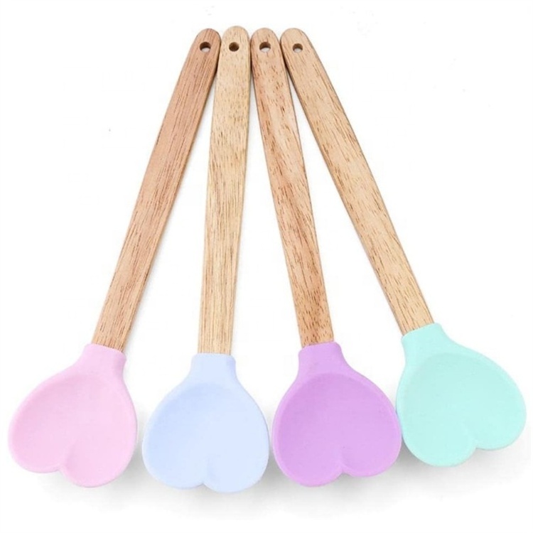 Factory Wholesale Heart Shaped Silicone Spatula With Wooden Handle Mixing Cooking Baking Wooden Valentine's Day Utensil