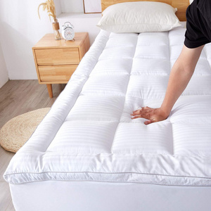 Customized color 100% polyester mattress topper pad bed silicone gel  mattress topper for home hotel