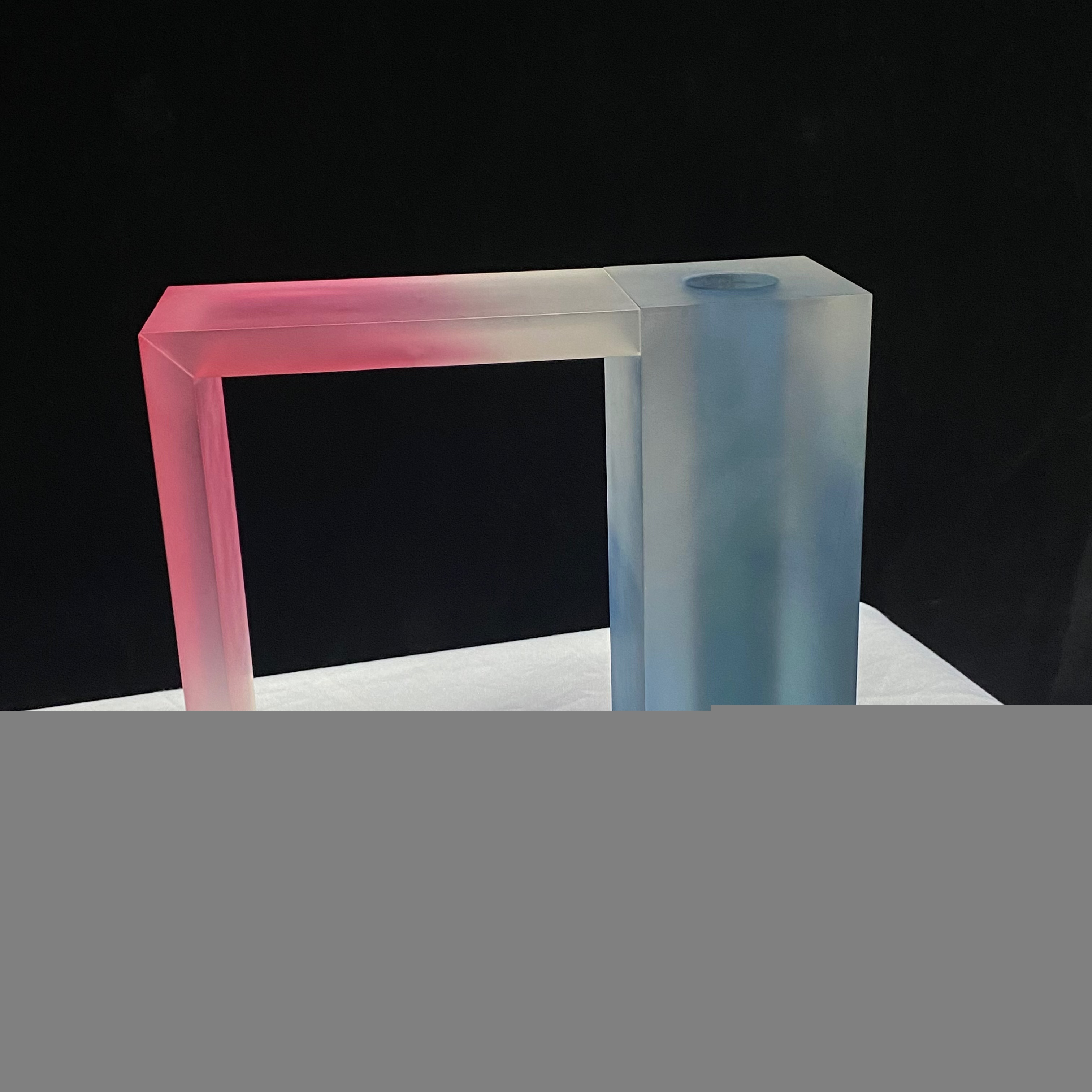 Custom acrylic frosted texture gradient desktop ornament vase     FOB Reference Price:Get latest price