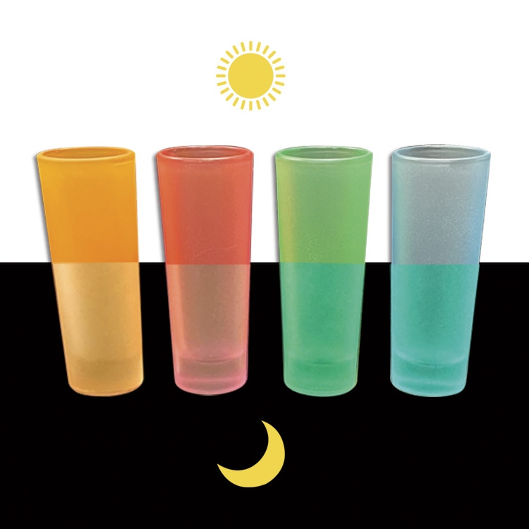 High Quality Customizable Glow in the Dark Tall Shooter Glass American-Style Tequila Shot Glasses Whiskey Whisky Espresso Wine