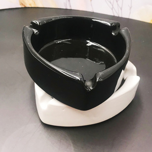 Customized handmade luxury porcelain ashtrays personalized black white custom color ceramic cigar ashtray with custom logo