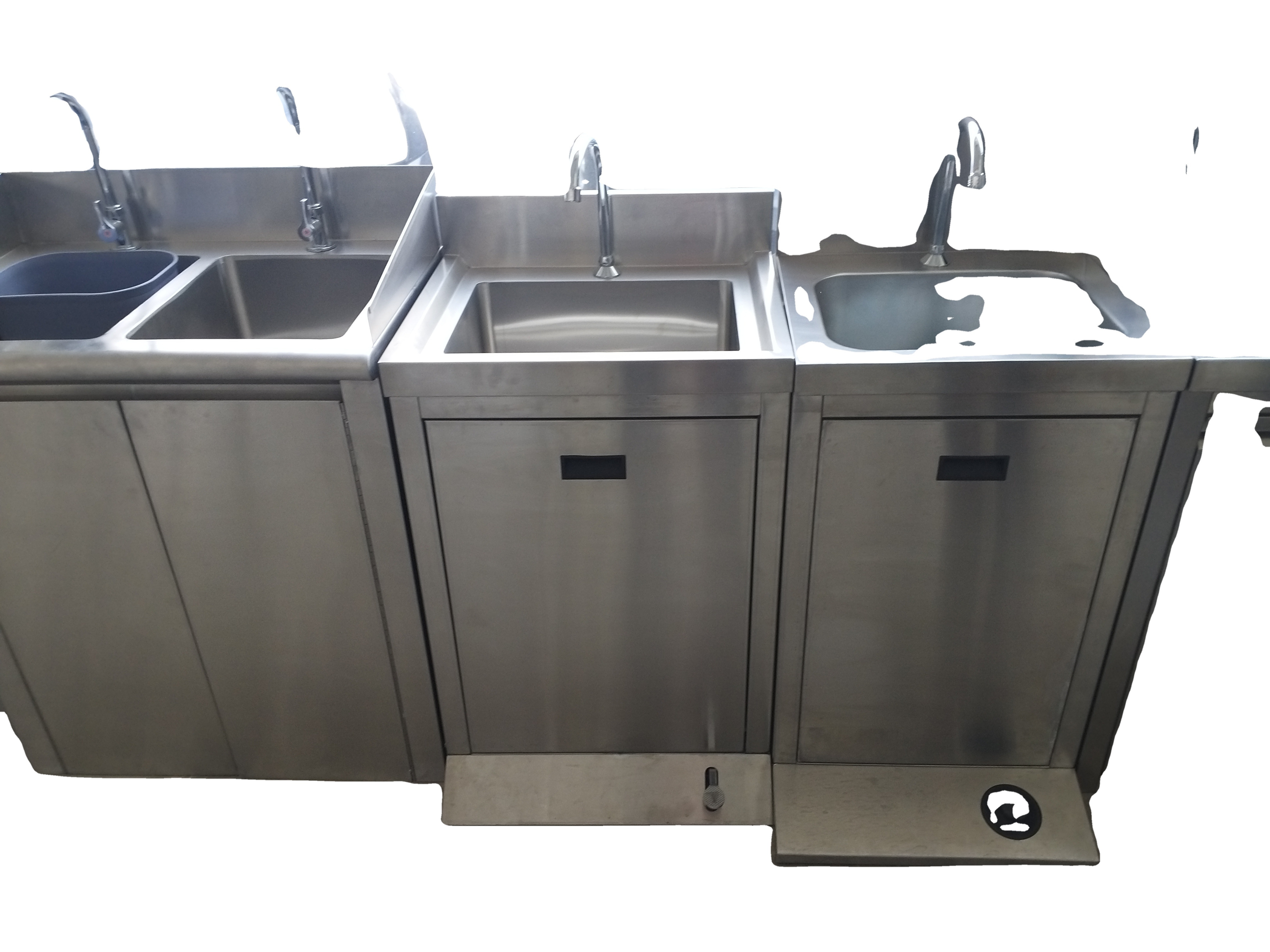 900mm Width Stainless Steel Sink w/ Pull Out Faucet