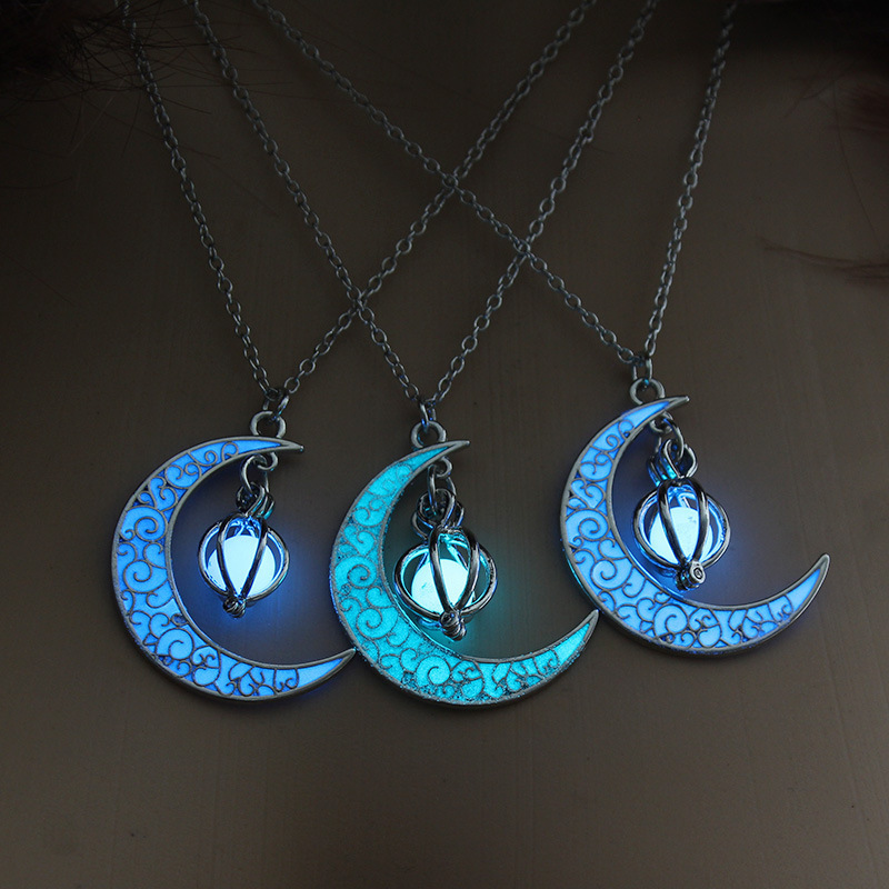 Wholesale Metal Moon Luminous Stone Gemstone Necklace Pendant Fashion Jewelry Accessories Halloween Gifts For Women Girls Men