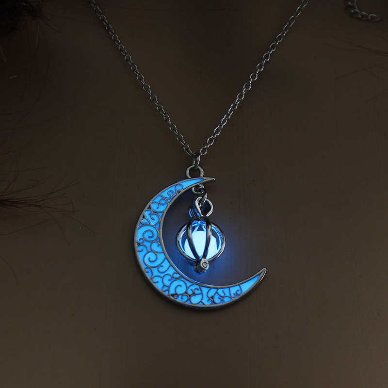 Wholesale Metal Moon Luminous Stone Gemstone Necklace Pendant Fashion Jewelry Accessories Halloween Gifts For Women Girls Men