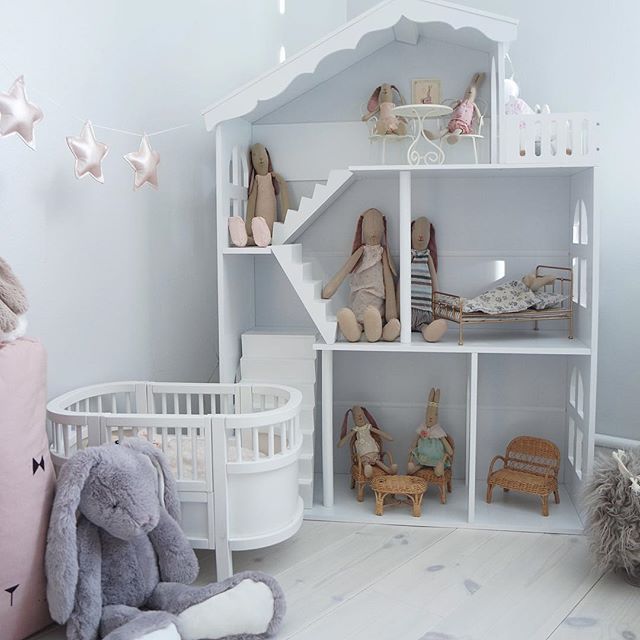 Manufacture wholesale White Doll house Three floor toys kids dollhouse bookshelf