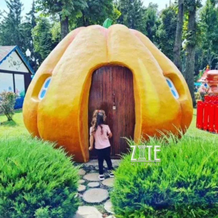 Cute Large Size Fiberglass Pumpkin House Sculpture Outdoor Resin Pumpkin Statue