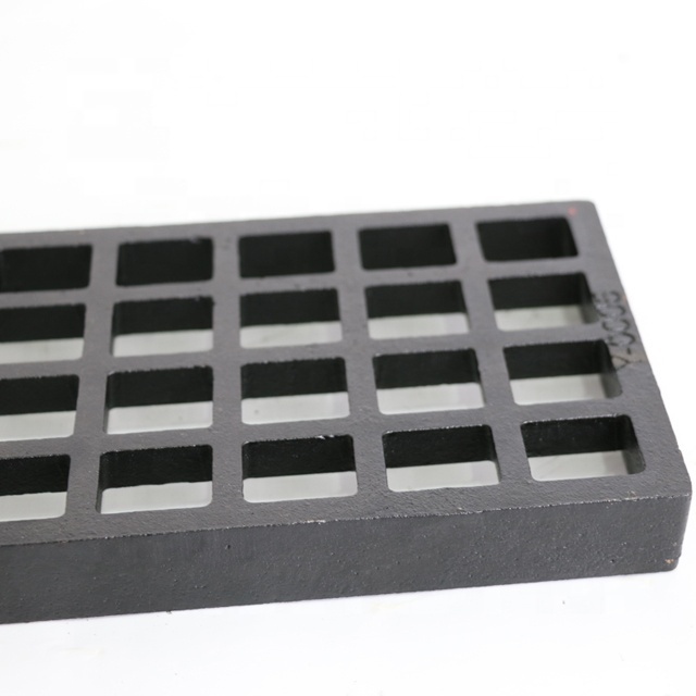 Durable cast iron grill mesh for commercial outdoor gas grills