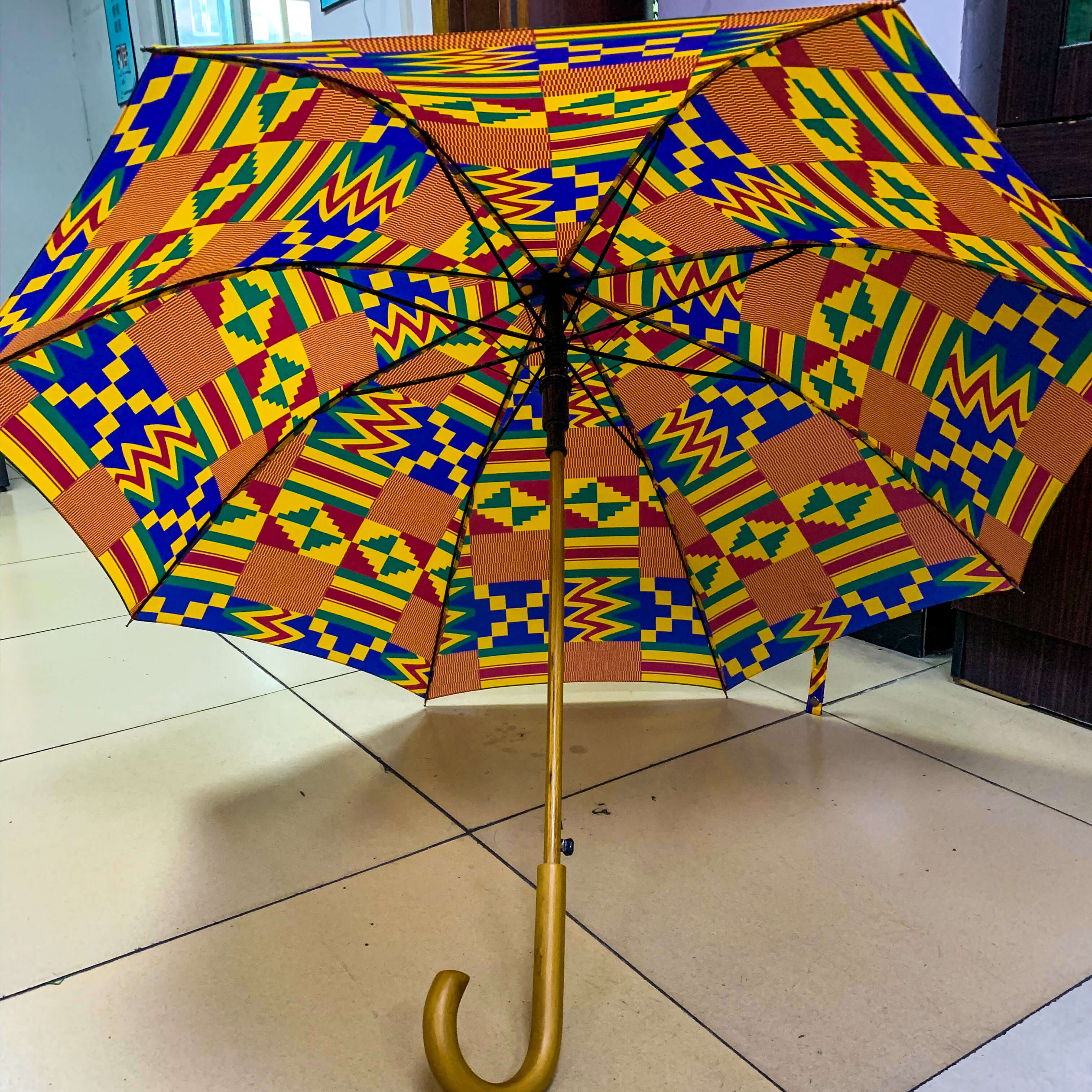 Custom Design African Umbrella Windproof  Ankara Print Umbrellas Kente Printing Sun Umbrella with Wood Handle