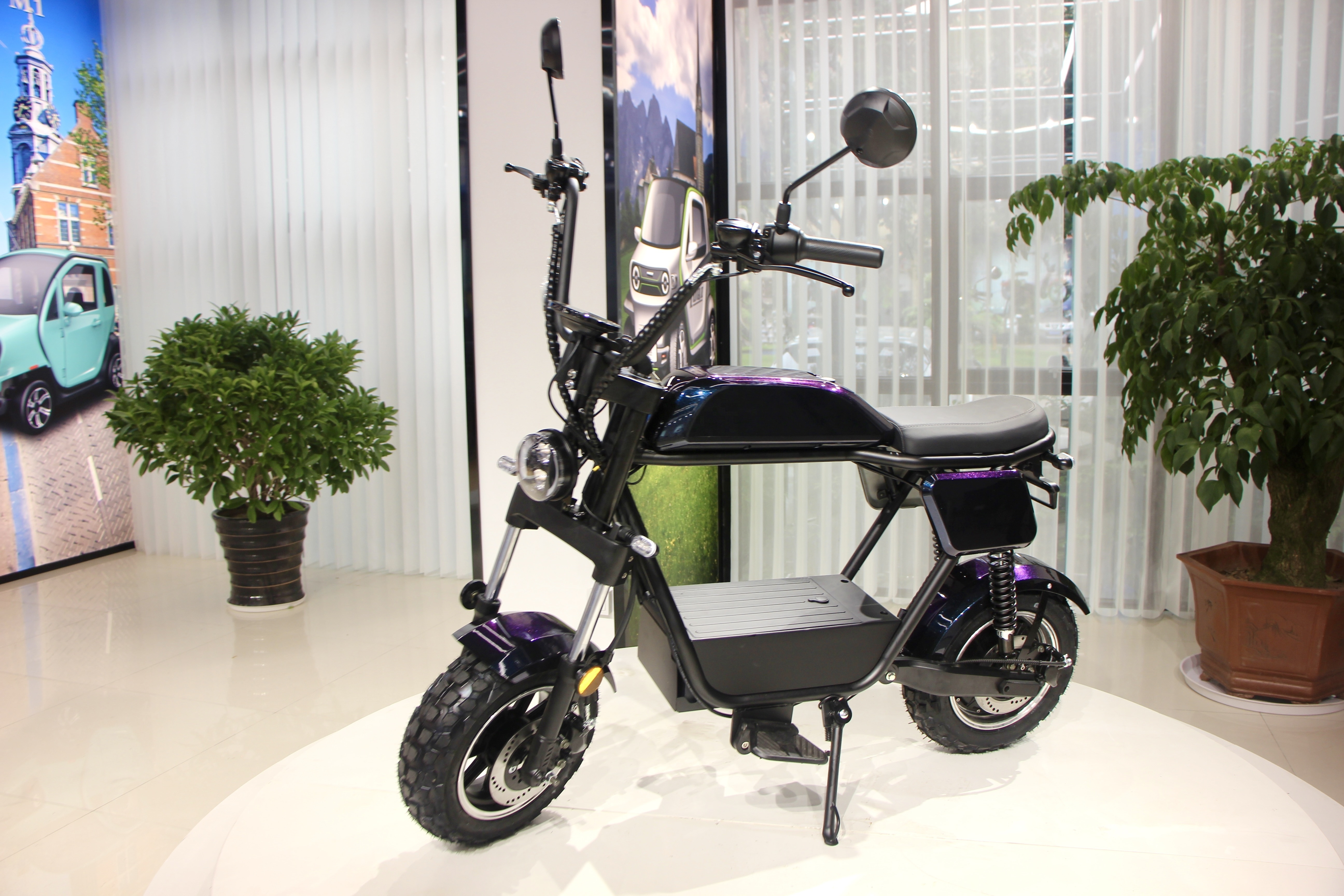 New arrival battery powered street legal 1000w 45km/h moped style electric bike scooter