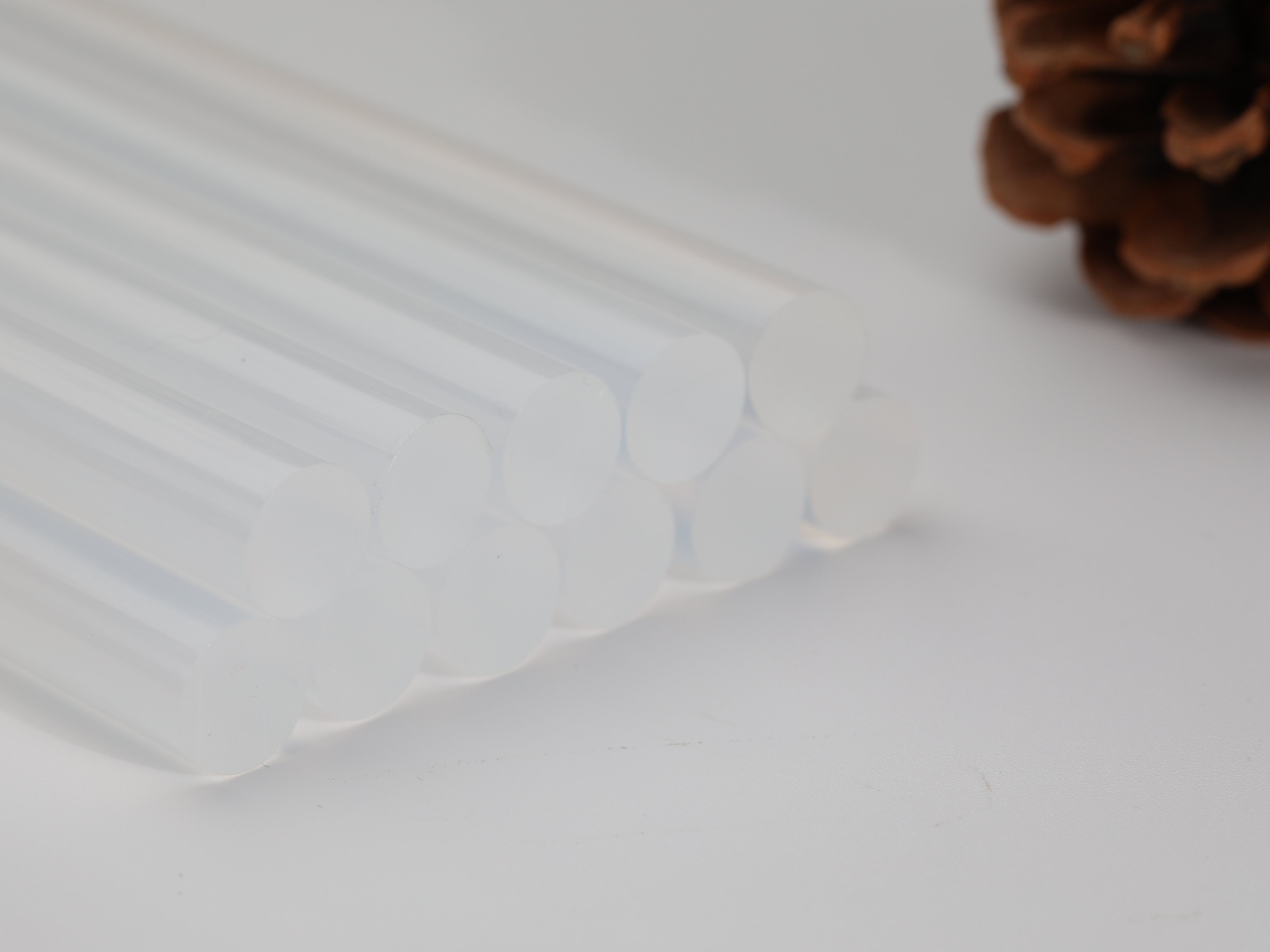 China Manufacturer Supply Transparent Stick Glue Hot Melt Adhesive Stick Use For Child DIY