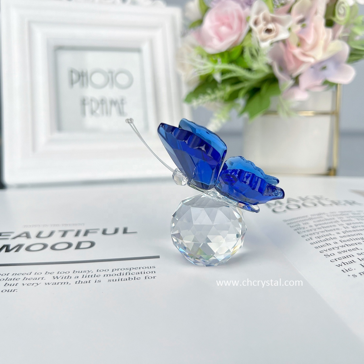 Hot Sale Crystal Flying Butterfly with Crystal Base Figurine Collection Cut Glass Ornament Animal Collectible Paperweight decor