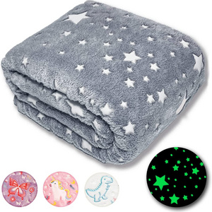 High quality 100% Polyester print star mantas luminoso super soft magic plush throw glow in the dark flannel shine blankets