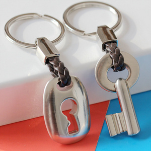 2024  New Creative Wedding gift couples key ring  Fashion The Heart Lock Key Couple  keychains