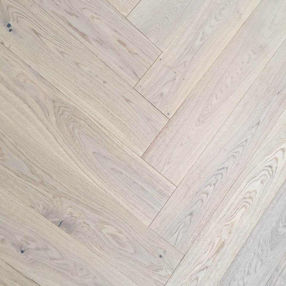 Hot Sell Herringbone Parquet Chemical Uv Oiled Oak Engineered Wood Flooring