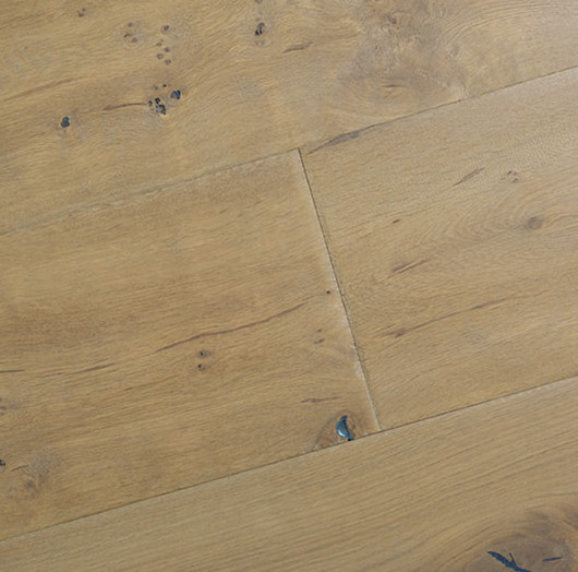 Hand Scraped Hand Aging Natural Color Engineered Oak Wood Flooring UV Oiled Finish