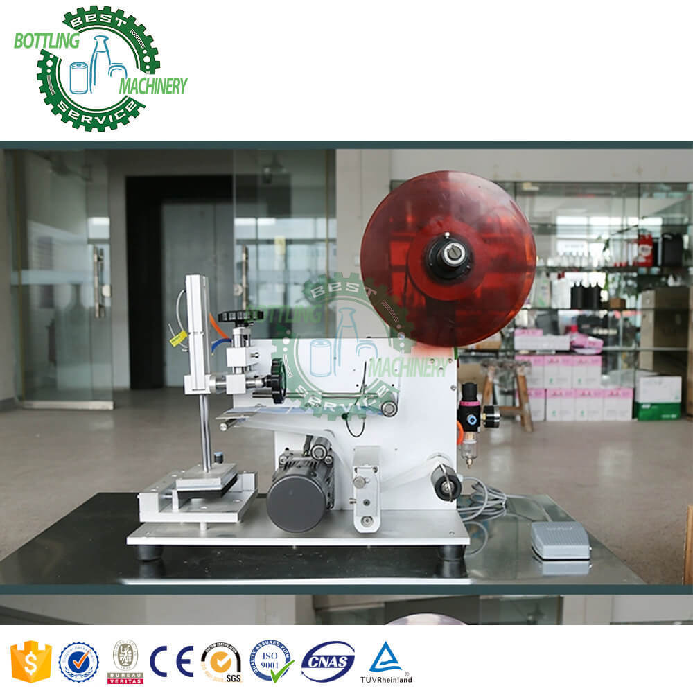 Semi automatic perfume laundry detergent Hand Sanitizer flat bottle cover lid self adhesive labeler labelling machines