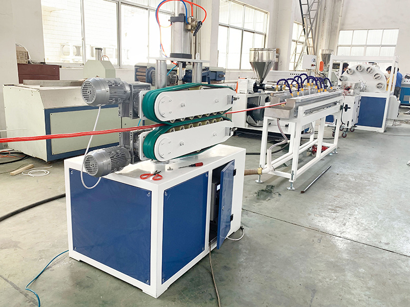 PVC PE HDPE Snakeskin Pipe Clear Hose Transparent Soft Pressure Plastic Water Fiber Reinforced Garden Braided Hose Pipe Machine