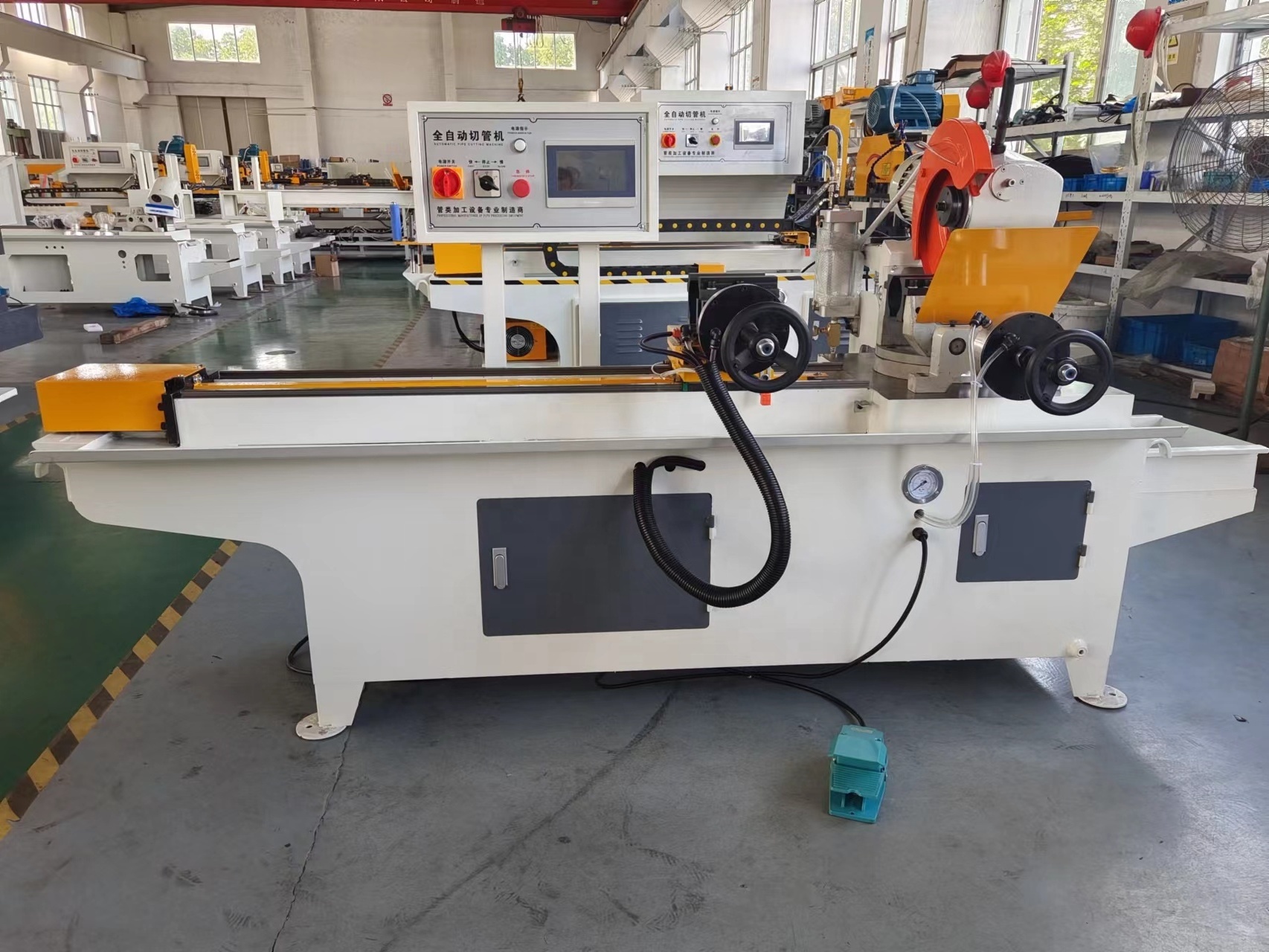 CNC automatic pipe cutting machine metal cutting machine cold saw blade cutting machine price