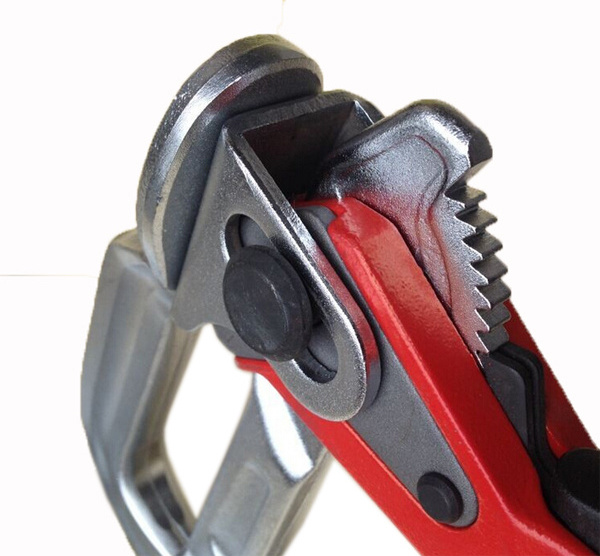 multi purpose woodworking tool.Quick ratchet release F-clamp