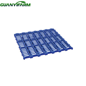 Guanyifarm sheep farm equipment plastic slat flooring stand PP 2.35kg 60*60cm green white plastic floor for goat farm