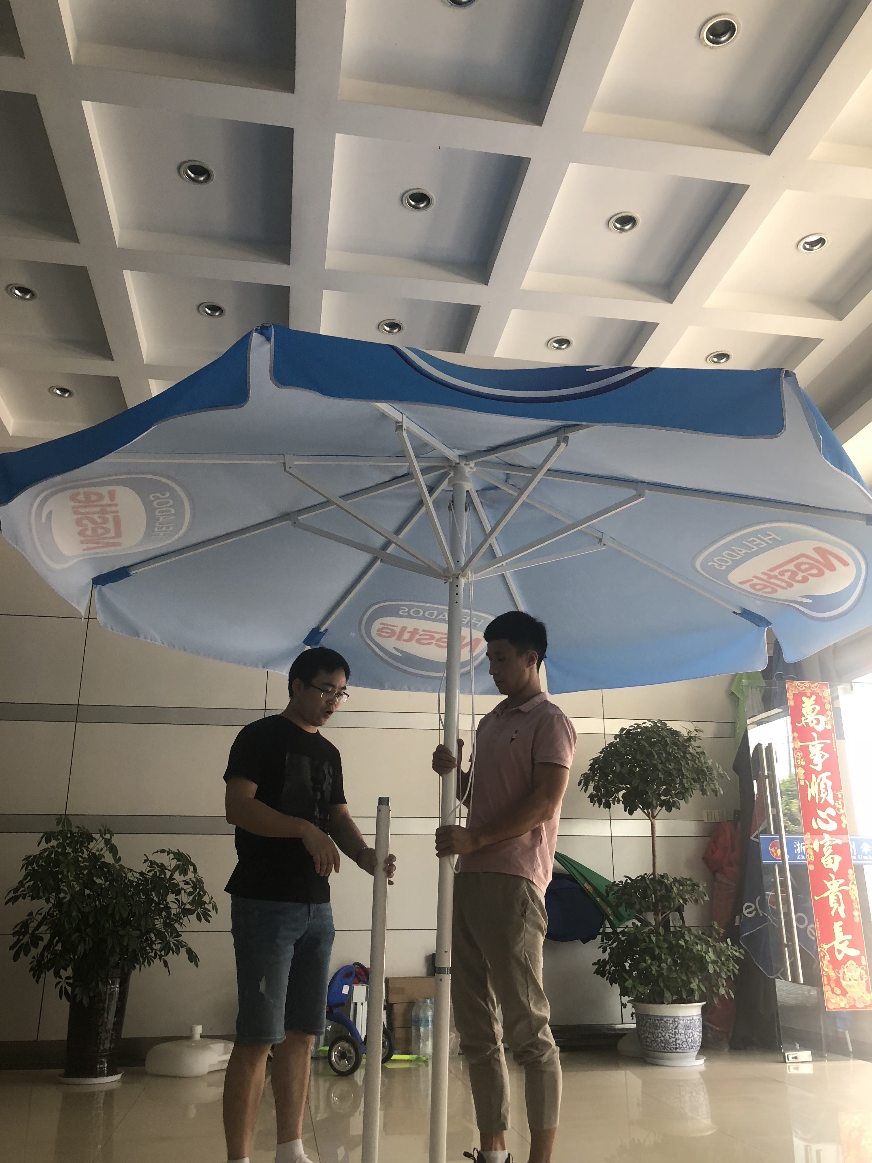 wholesale custom uv protection big portable parasol outdoor beach patio umbrella promotional with logo prints