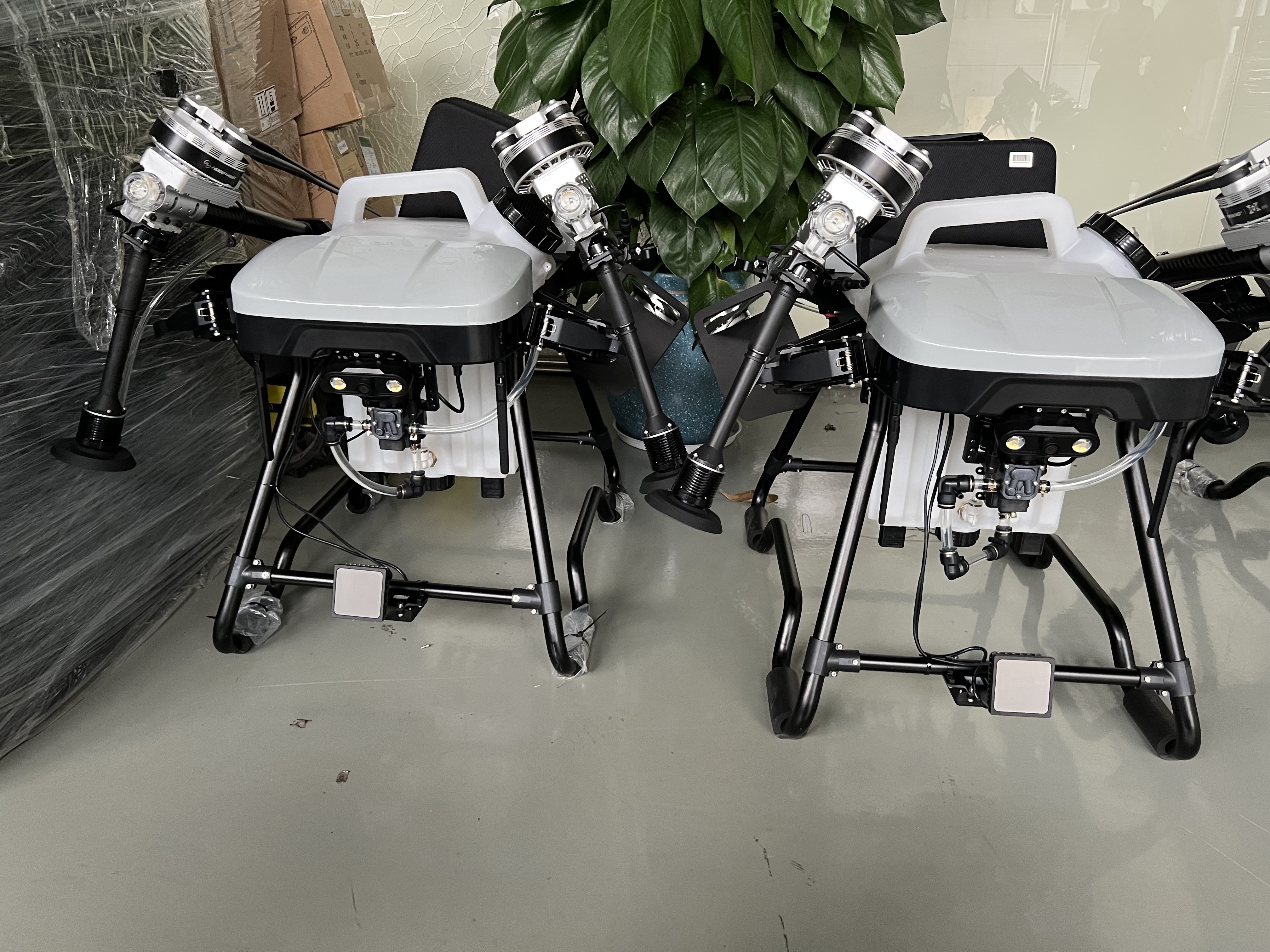 2023 Quick release desgin XC10 XC16 Agricultural Spreader Drone with Centrifugal nozzle Agriculture Crop Spraying Drone Uav