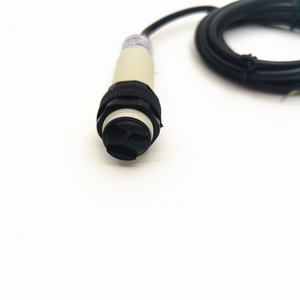 High quality M18 Retroreflective type AC NC 90-250VAC 2 wires photoelectric switch Infrared photocell sensor Switch G18-2B2LB