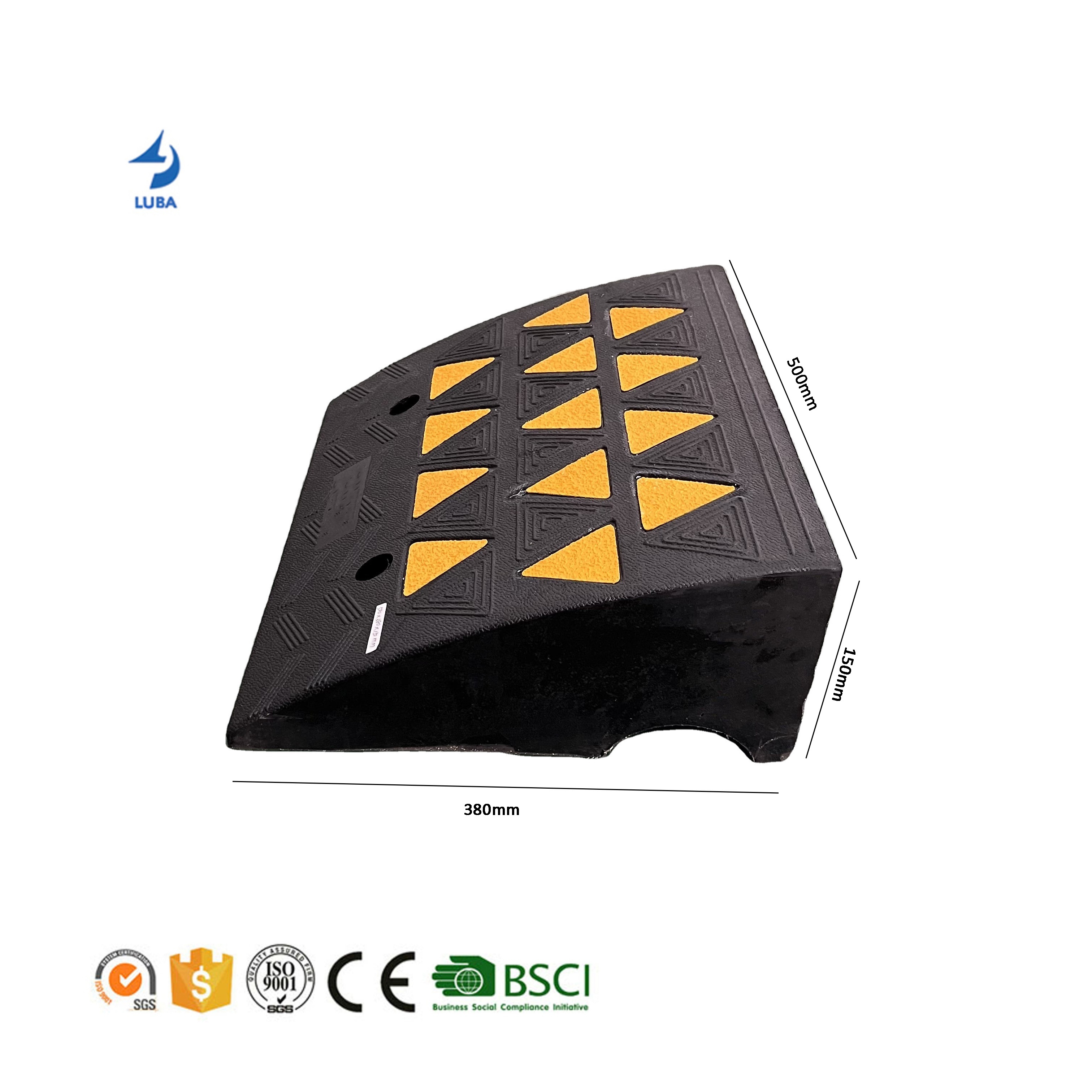 500*380*150mm Heavy Duty Truck Trailer Vehicle Roadside Kerbside Driveway Non-Slip Forklift Loading Dock Rubber Curb Ramps