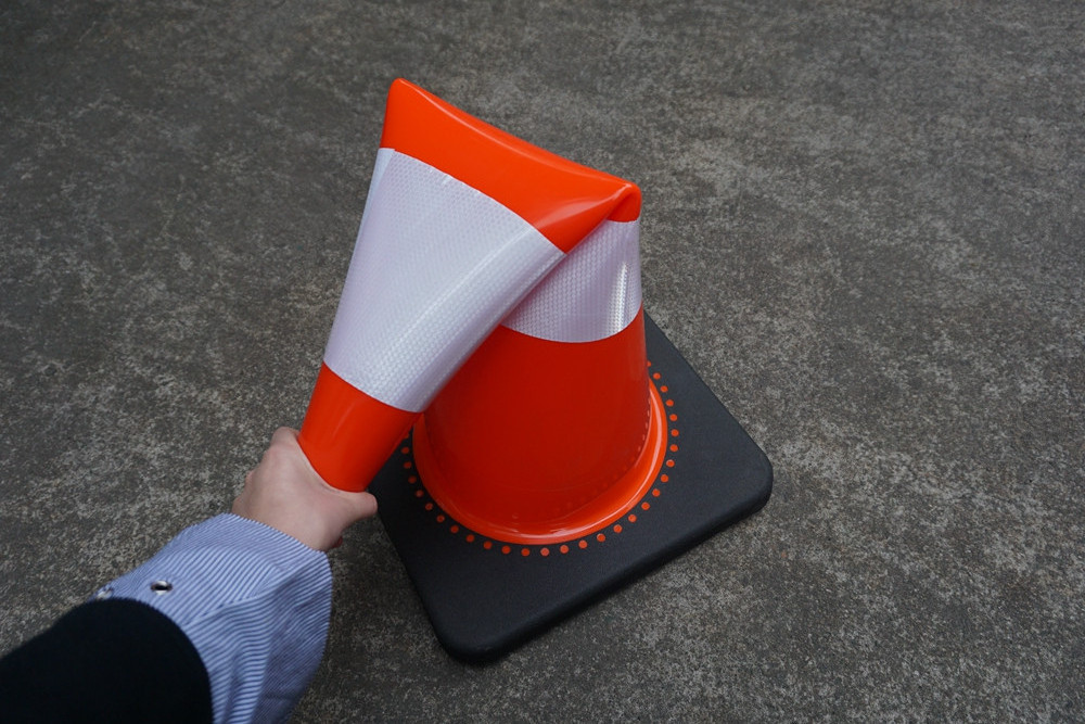 700mm Highways Signal Flexible PVC Road Cones Reflective Safety Traffic Cone