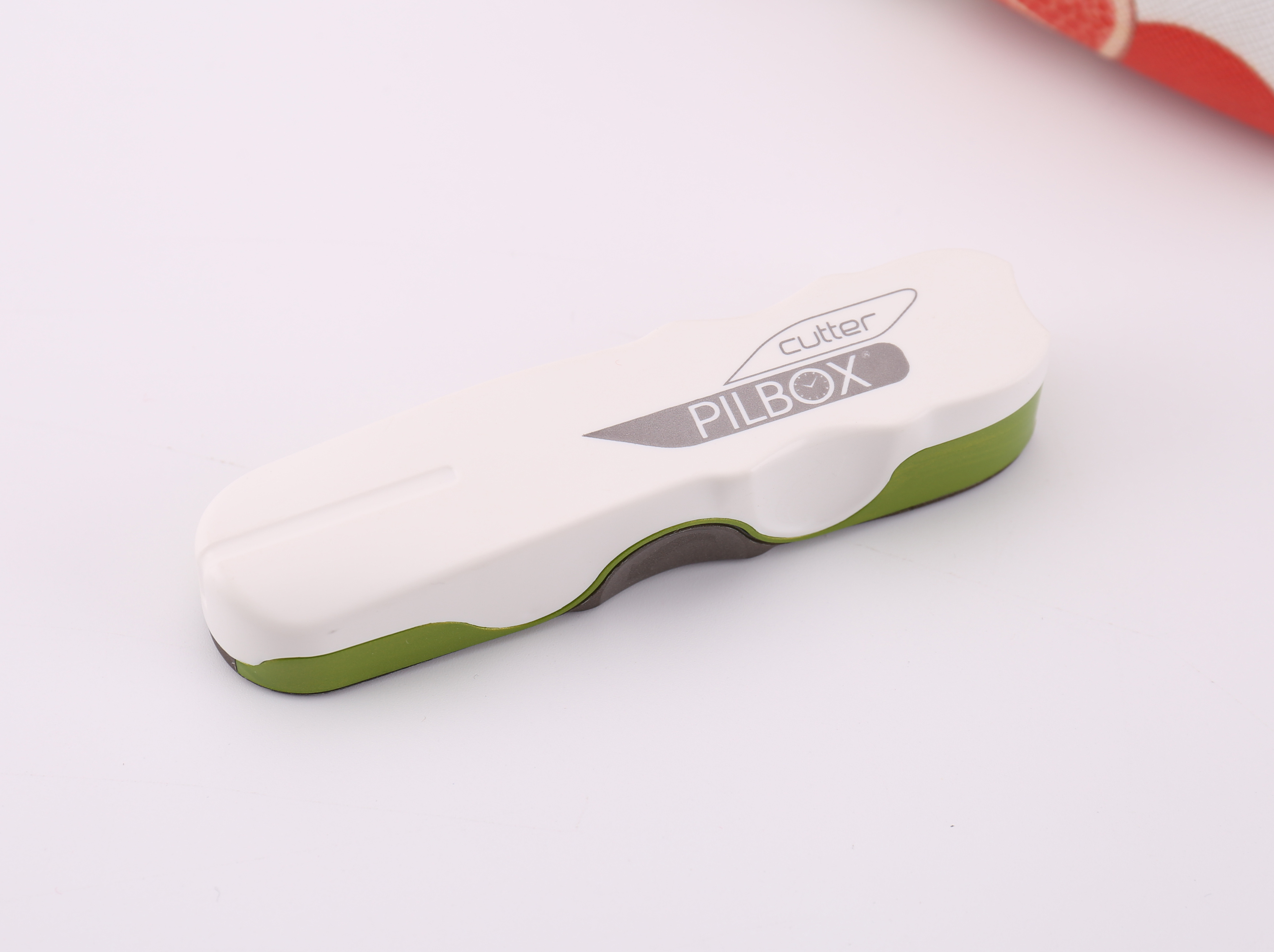 Compact medicine cutter pill crusher pill spliter