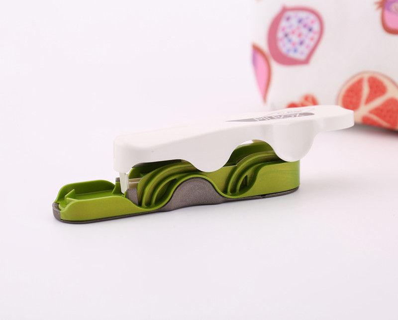 Compact medicine cutter pill crusher pill spliter