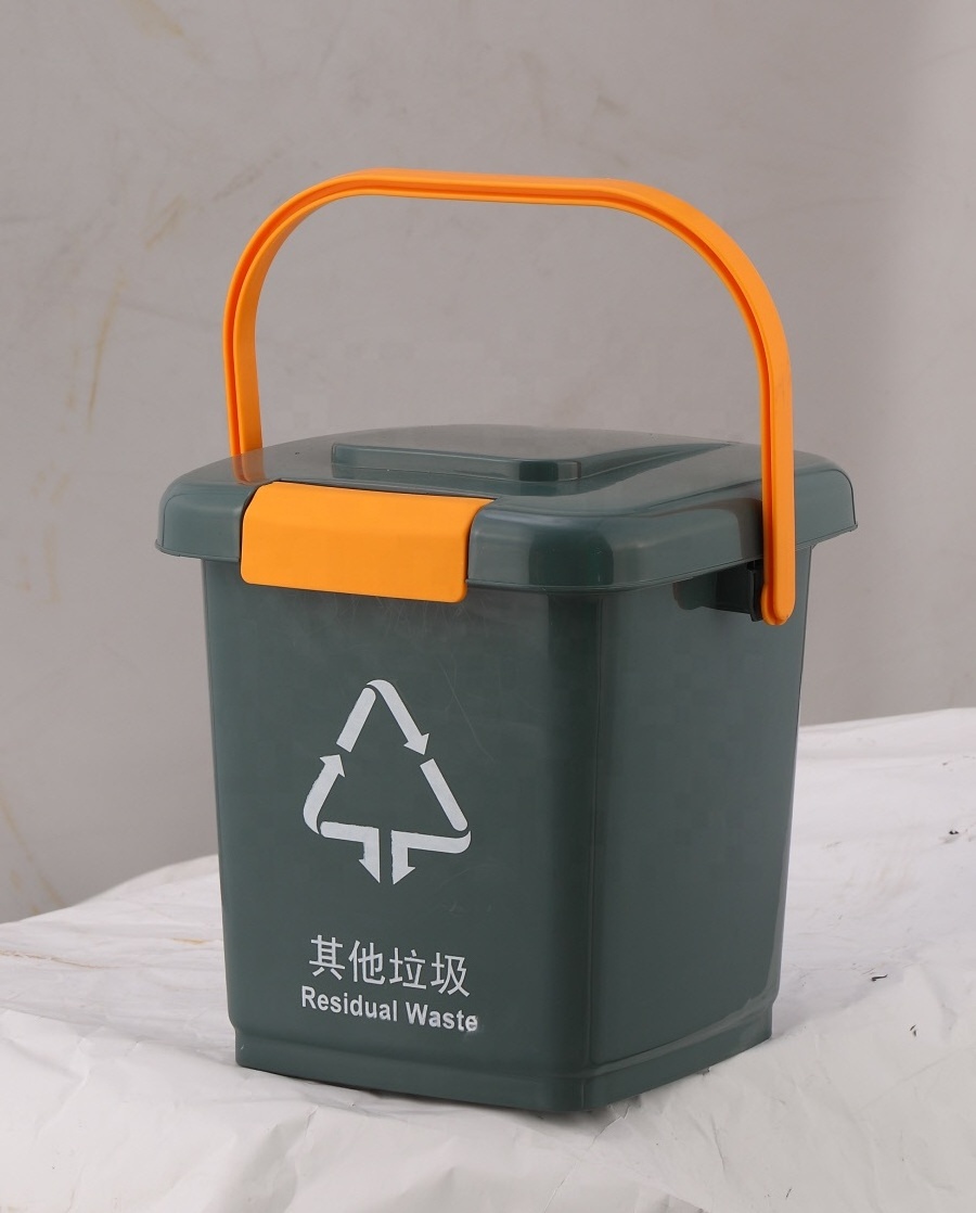 Unique Manufacturers Cheap 8L Mini Waste Cans Plastic Handheld Trash Garden Kitchen Compost Bin with Lock