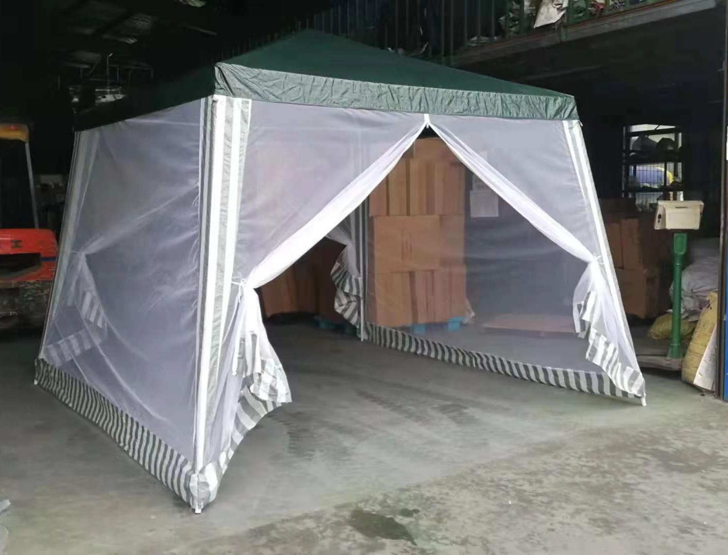 outdoor waterproof 2.4*2.4*2.5 M gazebo   with mesh mosquito net