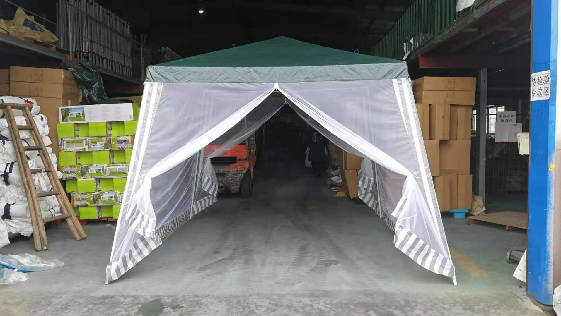 outdoor waterproof 2.4*2.4*2.5 M gazebo   with mesh mosquito net