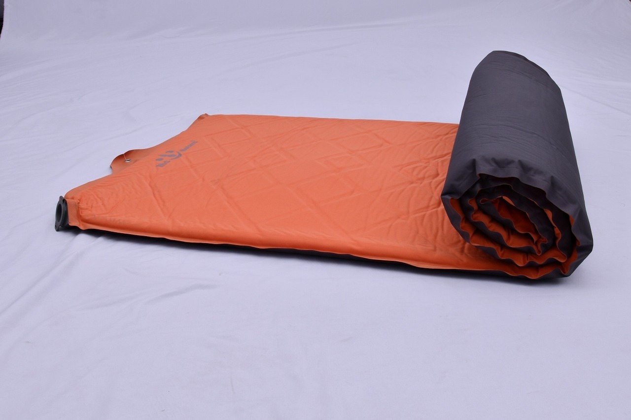 W Shape Down Digging Cutting Shape Comfortable Outdoor Padded Folding Camping Self-inflating Mattress