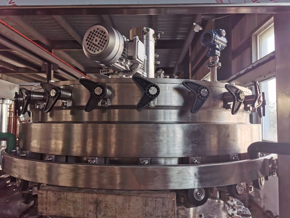 beer can filling filler and seamer machine