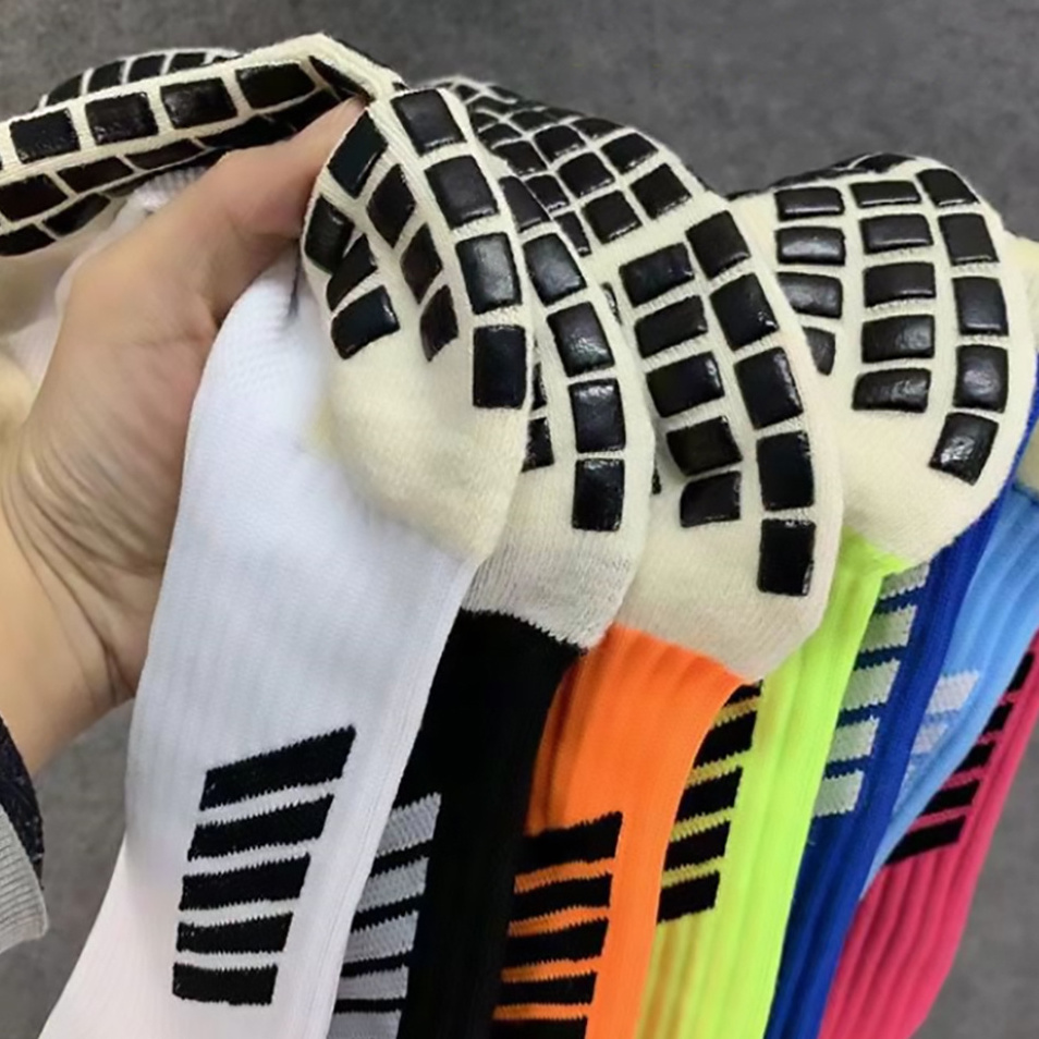 Free Samples Luxury Quality Custom Grip Socks Elite Football Soccer Grip Socks Anti Slip Custom Logo Grip Socks