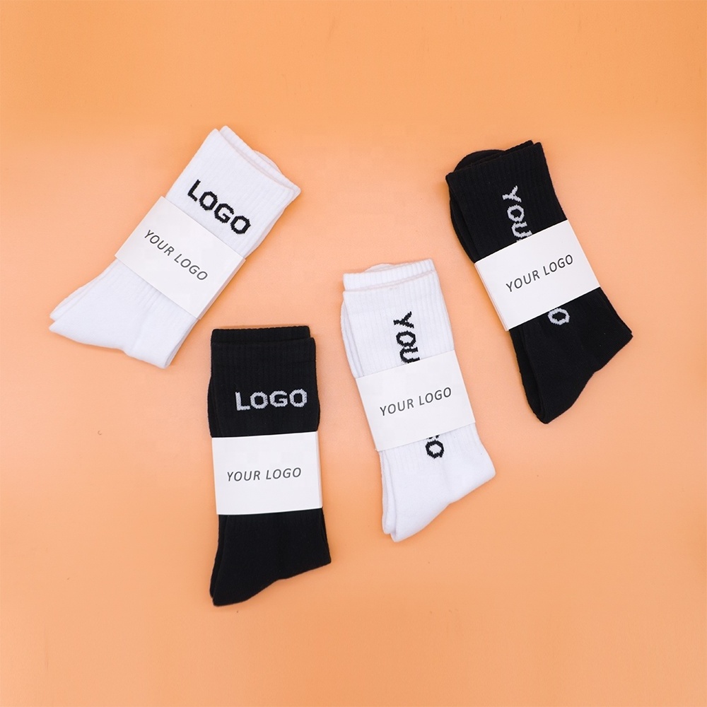 Uron 2022 high quality low MOQ 100% custom made cotton socks custom design logo crew men's socks logo Custom socks