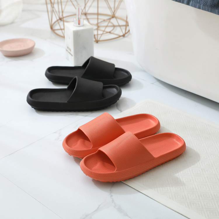 Free sample customized logo women men plastic slippers summer beach home slipper sandal fashion women slide sandal shower shoes