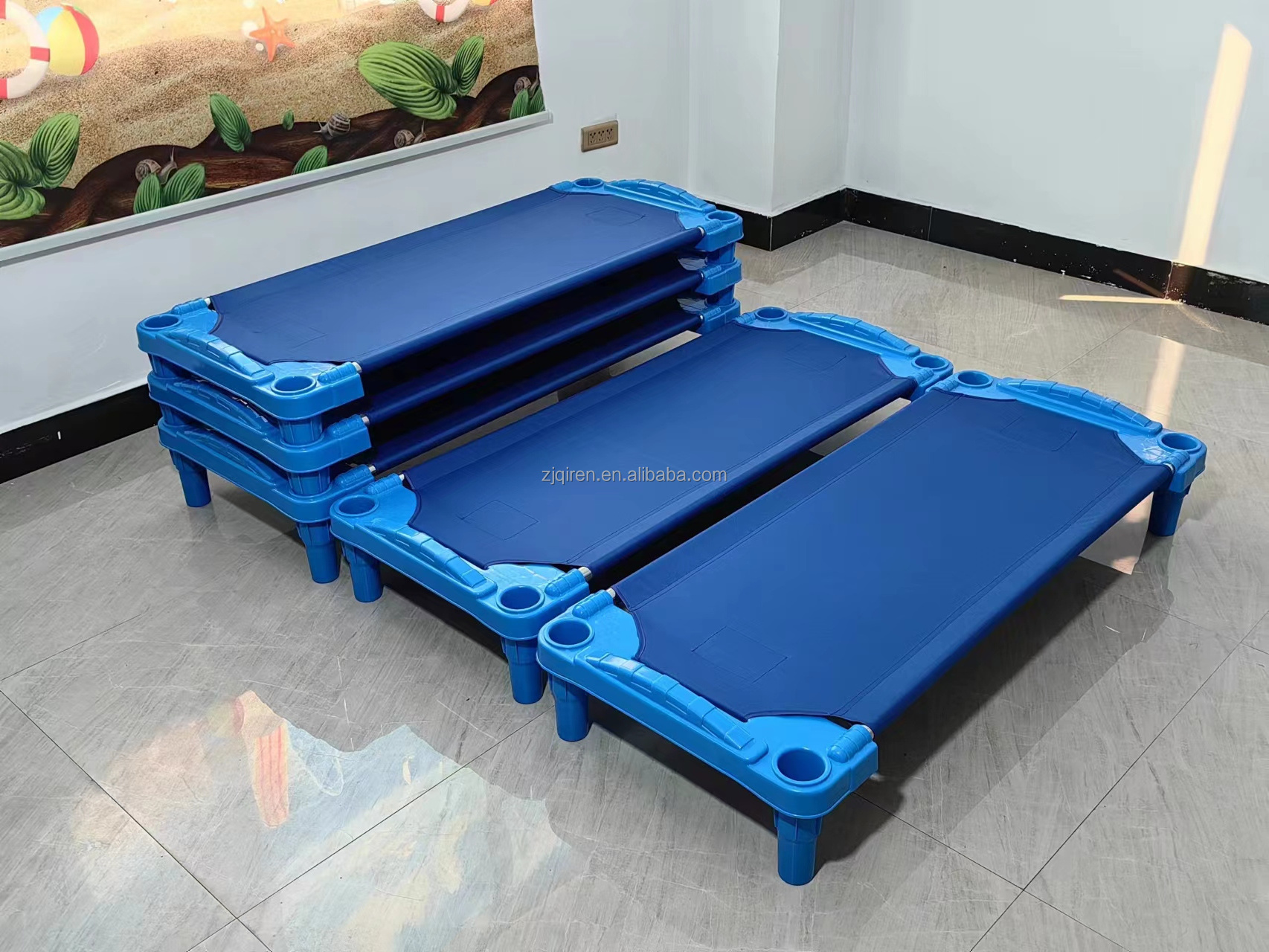 Factory directly Kindergarten daycare nap Stackable children's beds Blue Canvas Bed for school