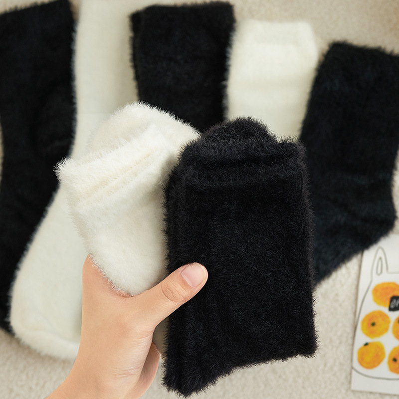 Custom Logo Solid Midi Winter Casual Polyester Socks Mink Velvet Furry Pile Socks White Plush Thickened Warm Sleeping Socks