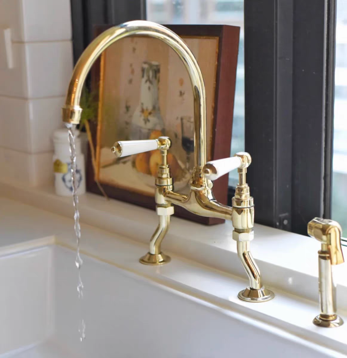 Hot sale classic long neck luxury chrom brass bridge kitchen faucets with side sprayer